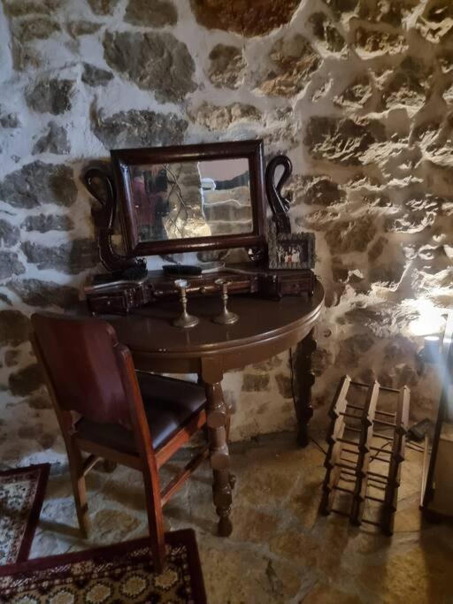 ελιά παραδοσιάκο σπίτι στην Vila *