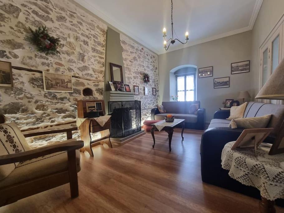 ελιά παραδοσιάκο σπίτι στην Villa *