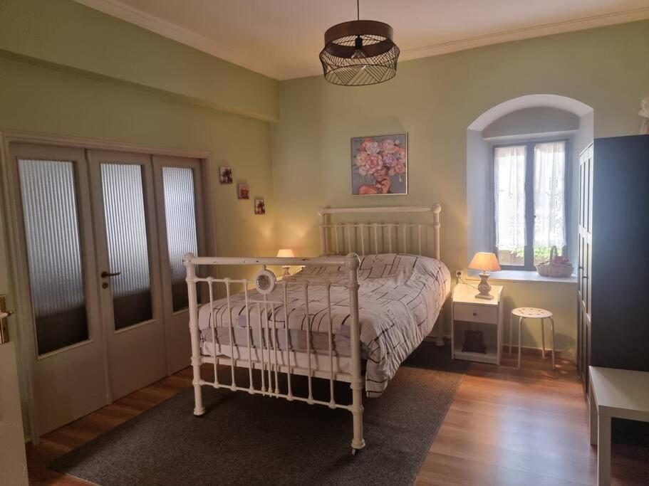Vila ελιά παραδοσιάκο σπίτι στην Amfiklia