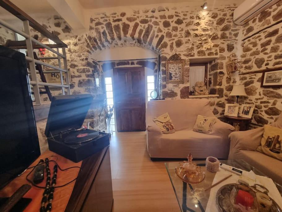 Villa ελιά παραδοσιάκο σπίτι στην Amfikleia